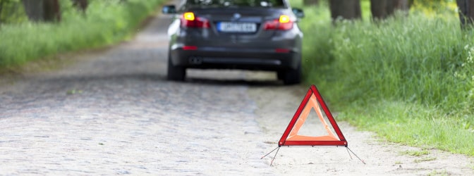 § 15 StVO schreibt vor, wie Sie sich im Fall einer Panne verhalten müssen.