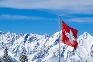 In der Tempo-50-Zone mit 80 km/h geblitzt? In der Schweiz gibt es sehr viel höhere Sanktionen.