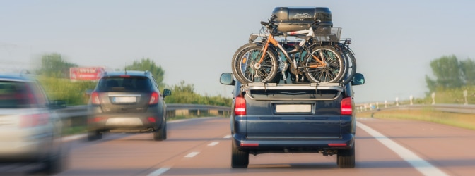 Wo sind zulässige Achslasten für Lkw und Pkw vermerkt?