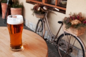 Alkohol auf dem Fahrrad ist nicht immer erlaubt.