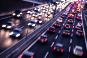 Angst oder Panik beim Autofahren: Auf der Autobahn kann das besonders gefährlich sein. 