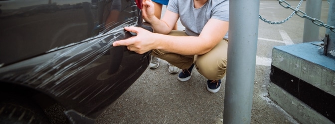 Haben Sie ein Auto angefahren und Fahrerflucht begangen? Welche Strafe kann Ihnen nun drohen?