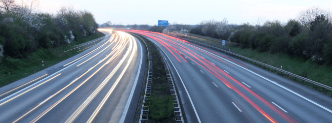 Autobahn: Die erlaubte Geschwindigkeit in Europa variiert von Land zu Land.