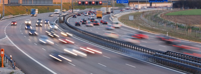 Wann müssen Sie auf der Autobahn eine Rettungsgasse bilden?