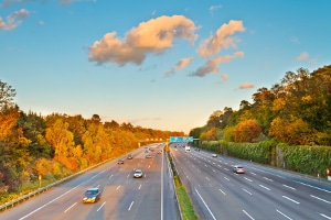 Auf der Autobahn den Sicherheitsabstand nicht eingehalten? Die Sanktionen können erheblich sein.