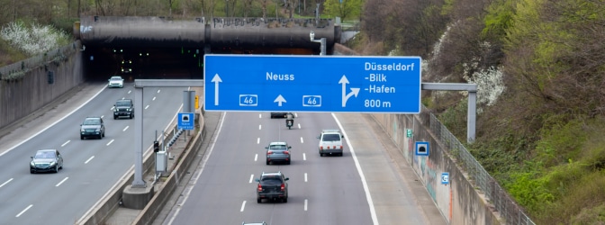 Unterwegs auf der Autobahn: Dise Verkehrsschilder sollten Sie kennen.