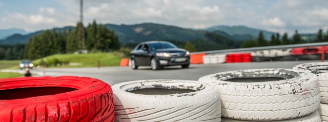 Wo kann man das Autofahren üben ohne Führerschein?