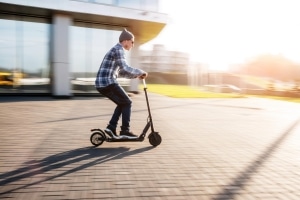 Welches Bußgeld droht bei E-Scooter-Verstößen?