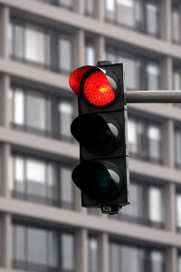 Anhörung im Bußgeldverfahren: wurde eine Rote Ampel überfahren, ist meist keine Tathergangsbeschreibung nötig