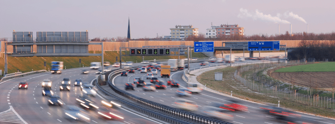 Dauerlichtzeichen werden häufig auf der Autobahn eingesetzt.