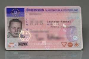 Wann müssen Sie Ihre alten Papiere in einen neuen EU-Führerschein umschreiben lassen?