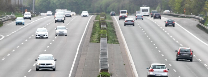 Fahrverbot: Auf der Autobahn führen insbesondere Geschwindigkeitsüberschreitungen dazu, aber nicht nur.