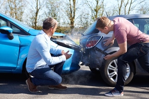 Es gibt unterschiedliche Möglichkeiten, wie ein fingierter Unfall ablaufen kann.