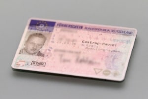 Wird die alte Führerscheinklasse 3 in einen EU-Führerschein umgeschrieben, werden zusätzliche Schlüsselzahlen eingetragen.