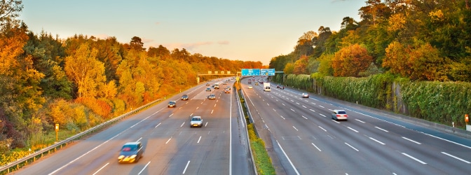 Welche Geschwindigkeit auf der Autobahn in Belgien gefahren werden darf, erfahren Sie hier.