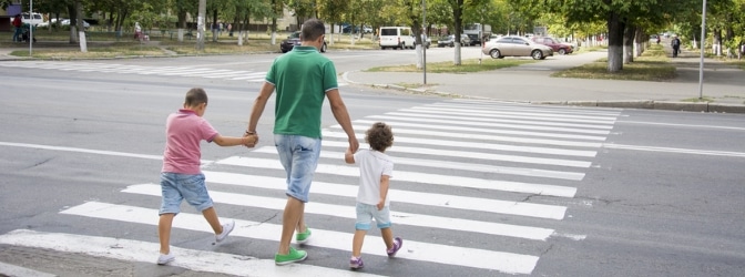 Welche Gesetze gewährleisten die Verkehrssicherheit für Kinder?