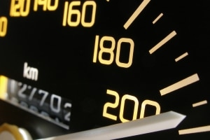 Zulässige Höchstgeschwindigkeit in England: Auf der Autobahn liegt diese bei 70 mph bzw. 112 km/h.
