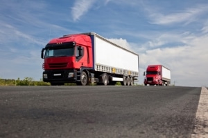 Fährt der Lkw-Verkehr in Zukunft autonom? Noch befindet sich das Platooning in der Testphase.