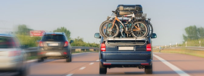 Wenn Sie mit falschen Kennzeichen fahren, es unkenntlich machen oder auf andere Weise verändern, dann machen Sie sich des Kennzeichenmissbrauchs schuldig.