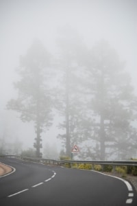 Bei Nebel werden Nebelscheinwerfer mit keinem Bußgeld geahndet.