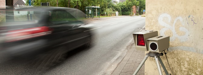 In Österreich geblitzt: Welche Strafe droht Temposündern?