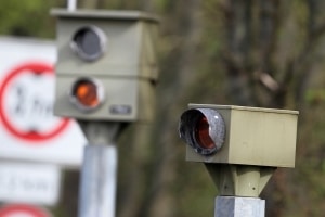 Zu schnell gefahren in Österreich: Wurden Sie geblitzt, können Sanktionen gemäß dem Bußgeldkatalog von Österreich drohen.