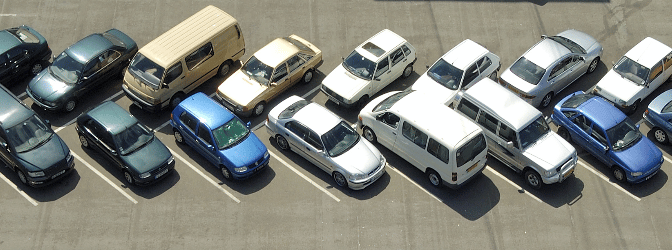 Die Parkraumbewirtschaftung regelt das Parken.