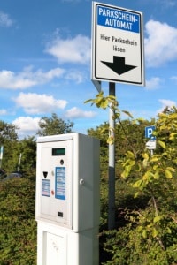 Ist der Parkschein abgelaufen, kann das Kosten verursachen, die deutlich höher als die Parkgebühr sind.