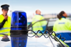 Der Polizist schockt Gaffer mit dem Angebot, den Unfalltoten fotografieren zu dürfen.
