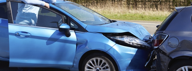 Ist in der Probezeit der Führerschein bei einem Unfall mit Blechschaden direkt weg?