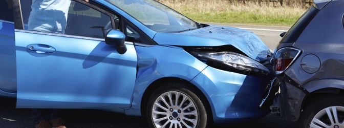 In der Probezeit mit frischem Führerschein direkt einen Unfall gebaut? Die Ursache bestimmt über die Folgen.