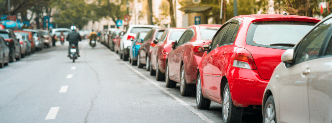 Für die meisten Autofahrer ist Querparken keine Option, sie parken längs zur Fahrbahn.