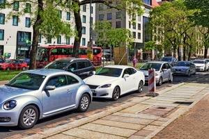 Sehen Sie einen Reifen mit der Kennzeichnung MO, handelt es sich um einen Reifen von Mercedes Benz. Sie sind speziell für diese Fahrzeuge dieser Marke optimiert.