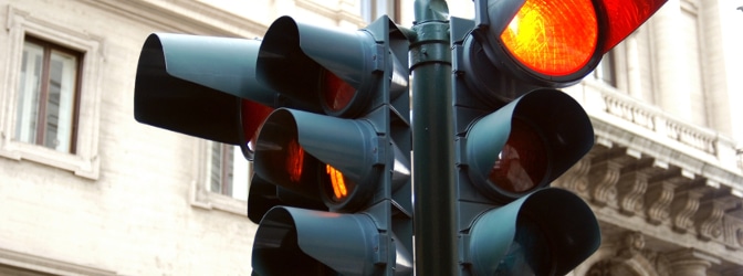 Wie beim Rotlichtverstoß: Überfahren Sie eine gelbe Ampel, können Sanktionen drohen.