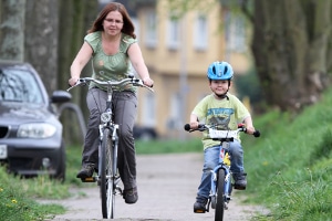 Welcher Seitenabstand muss beim Überholen von Radfahrern eingehalten werden?