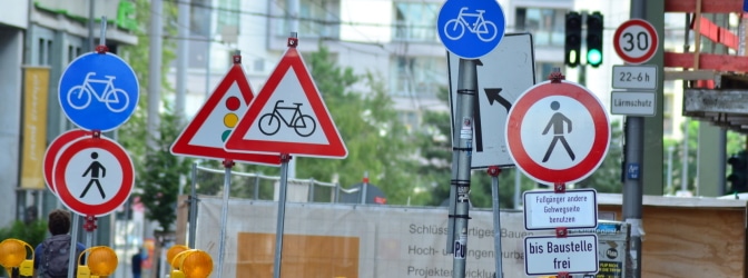 Im Alltag schenken wir der Straßenausstattung meist nur wenig Beachtung.