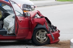 Bei einem Totalschaden zahlt die Vollkasko meist nur noch den Restwert des Autos