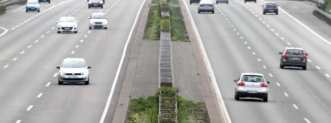 Was sollten Sie bei einem Unfall auf der Autobahn beachten?