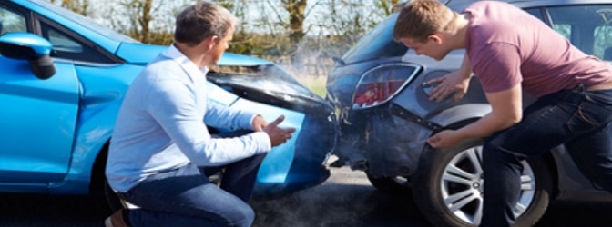 Nach einem Unfall ist ein Gutachten oft sinnvoll.