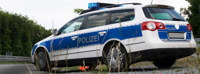 Wen trifft die Schuld, wenn es zu einem Unfall mit einem Polizeiauto kommt?