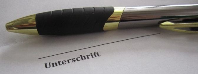 Bei dem Verzicht auf die Fahrerlaubnis darf die Unterschrift am Ende des Schreibens nicht fehlen.