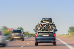 Überladungen des Gepäcks auf Wohnmobilreisen können Sie in die Bußgeldfalle tappen